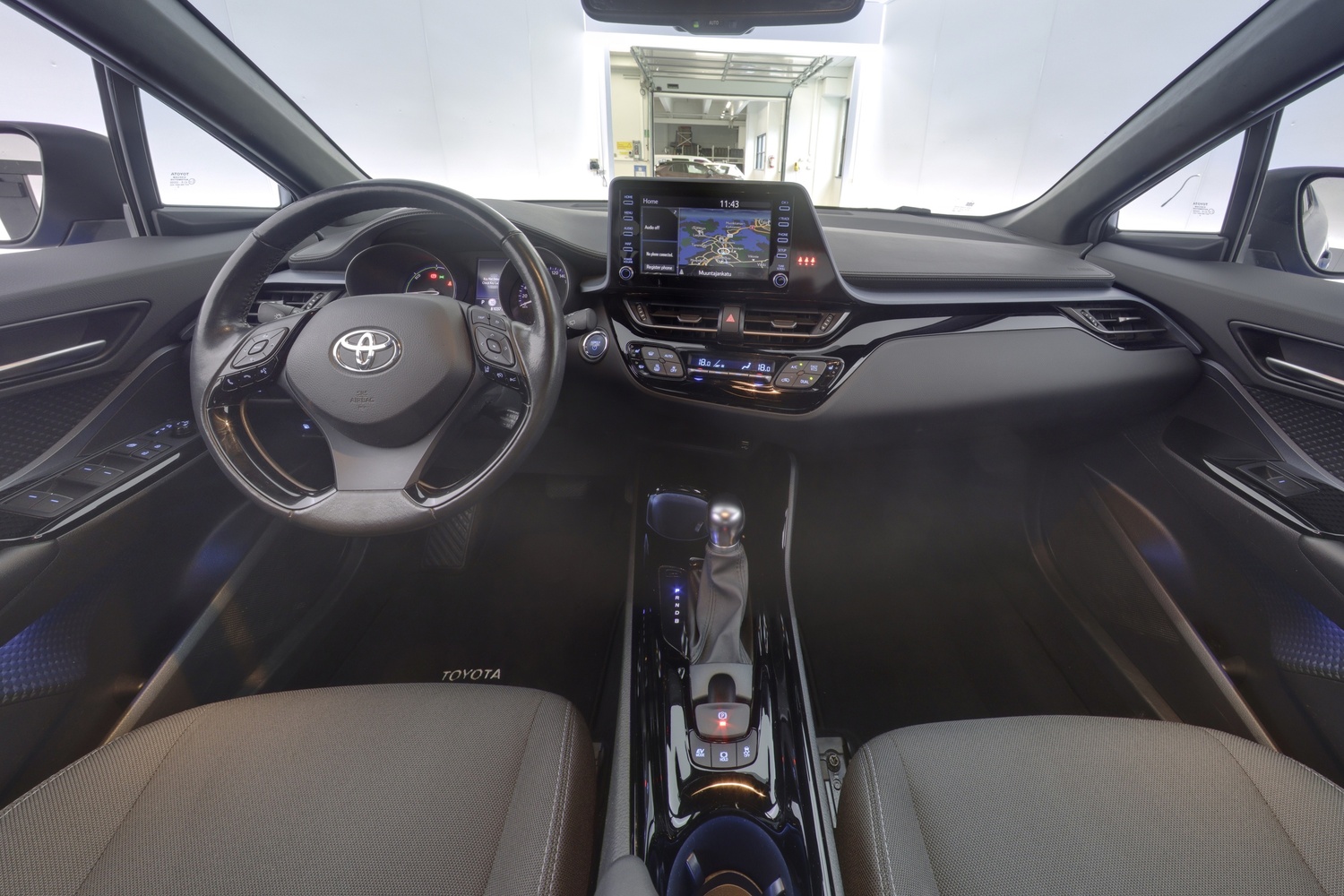 Toyota C-HR vaihtoauto