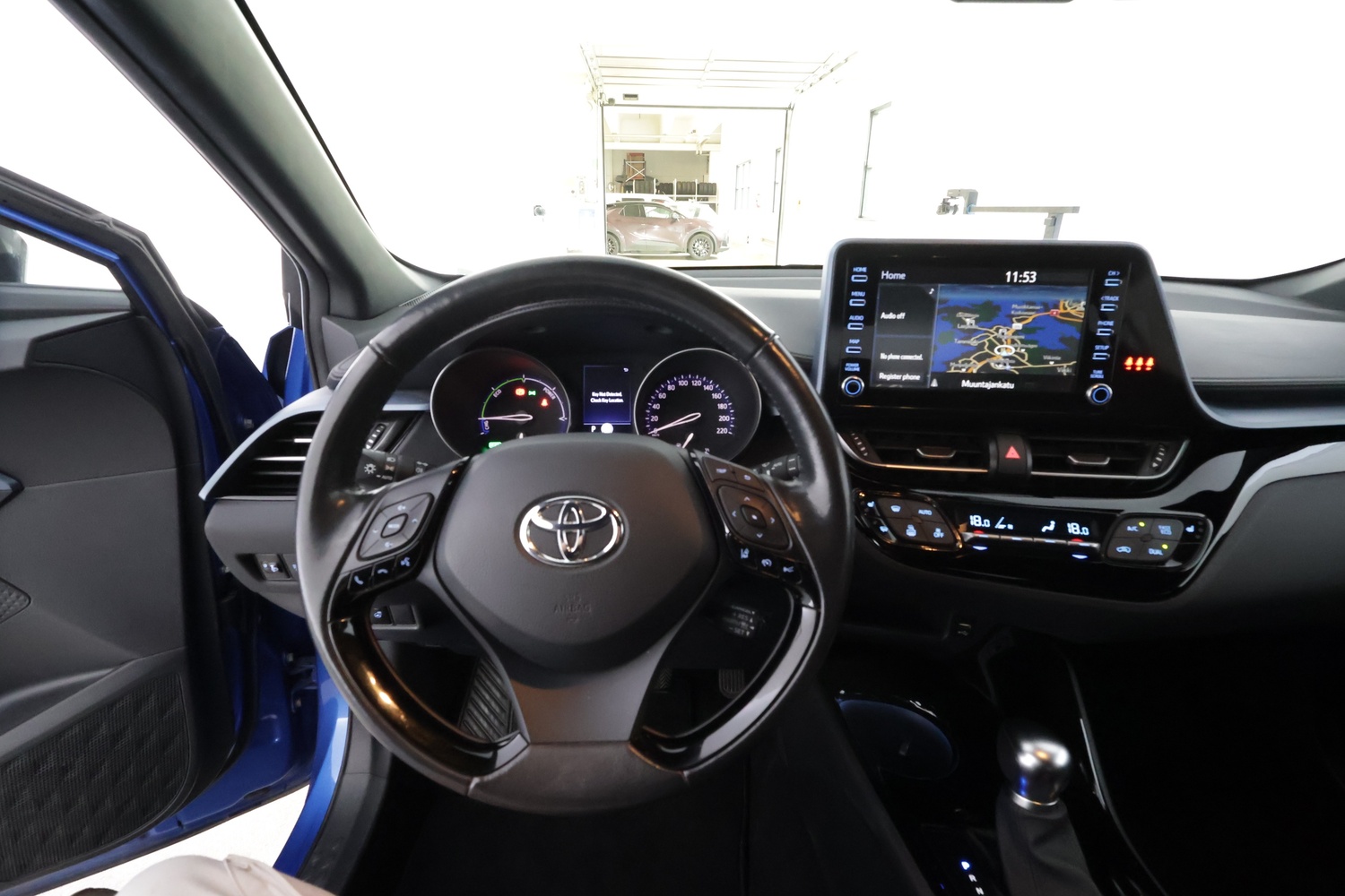Toyota C-HR vaihtoauto