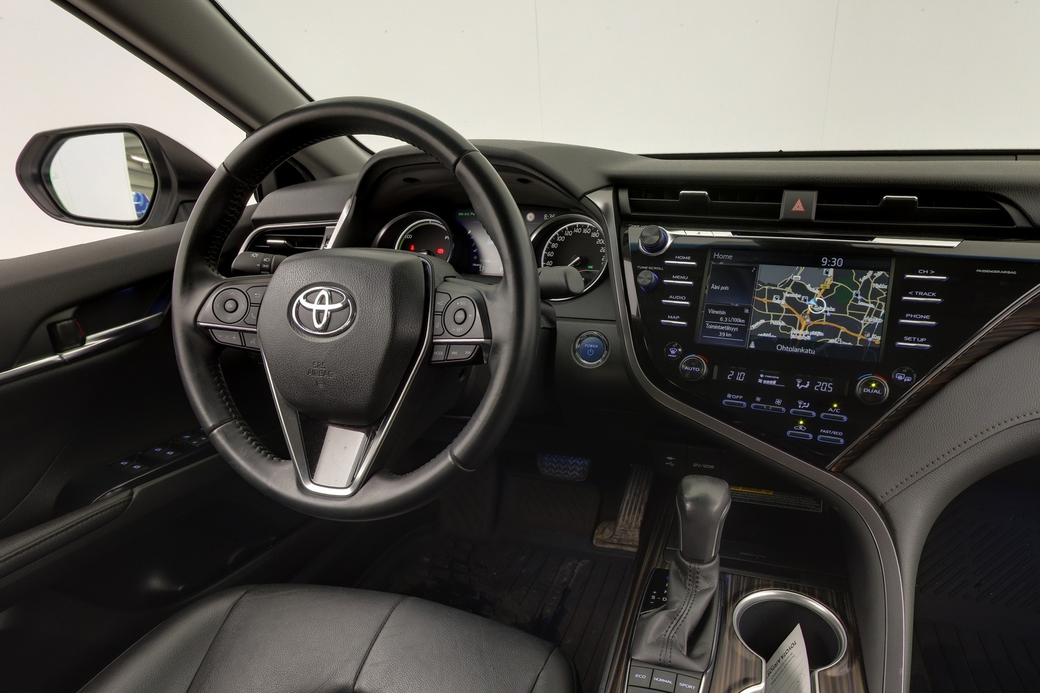 Toyota Camry vaihtoauto
