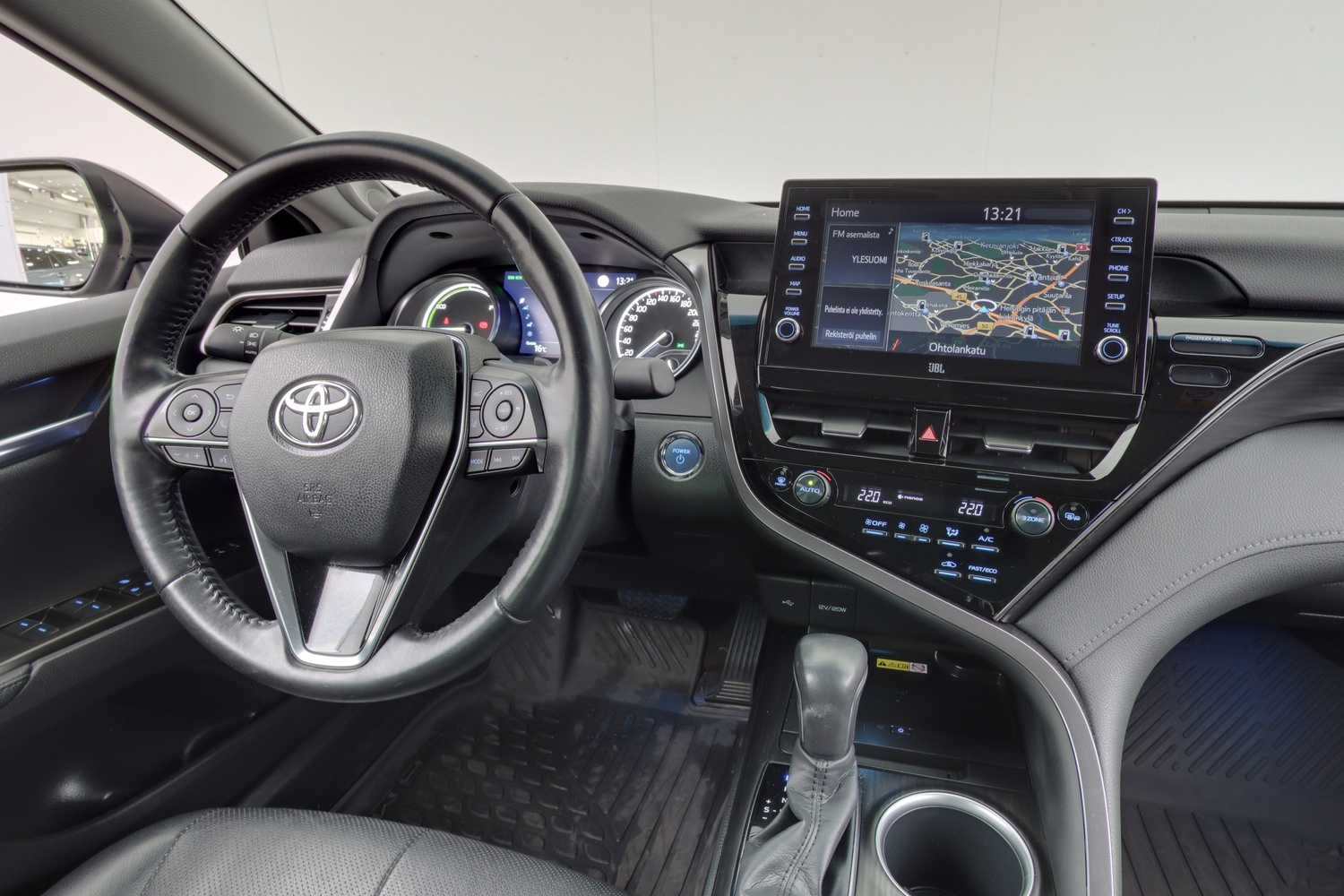 Toyota Camry vaihtoauto