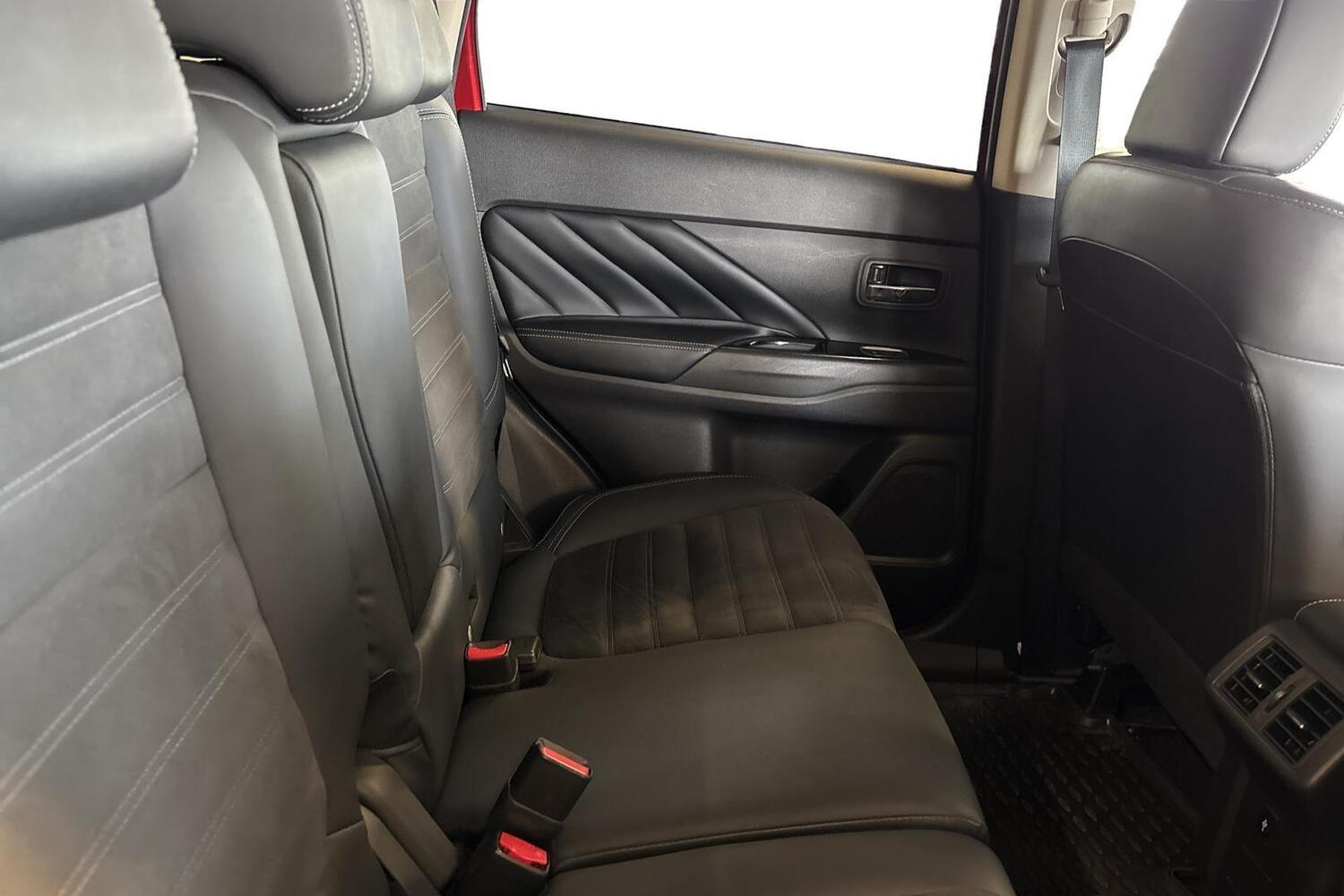 Mitsubishi Outlander PHEV vaihtoauto