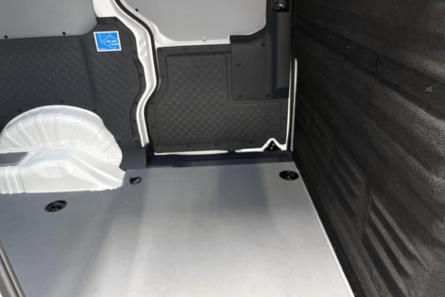 Kia PV5 Cargo vaihtoauto
