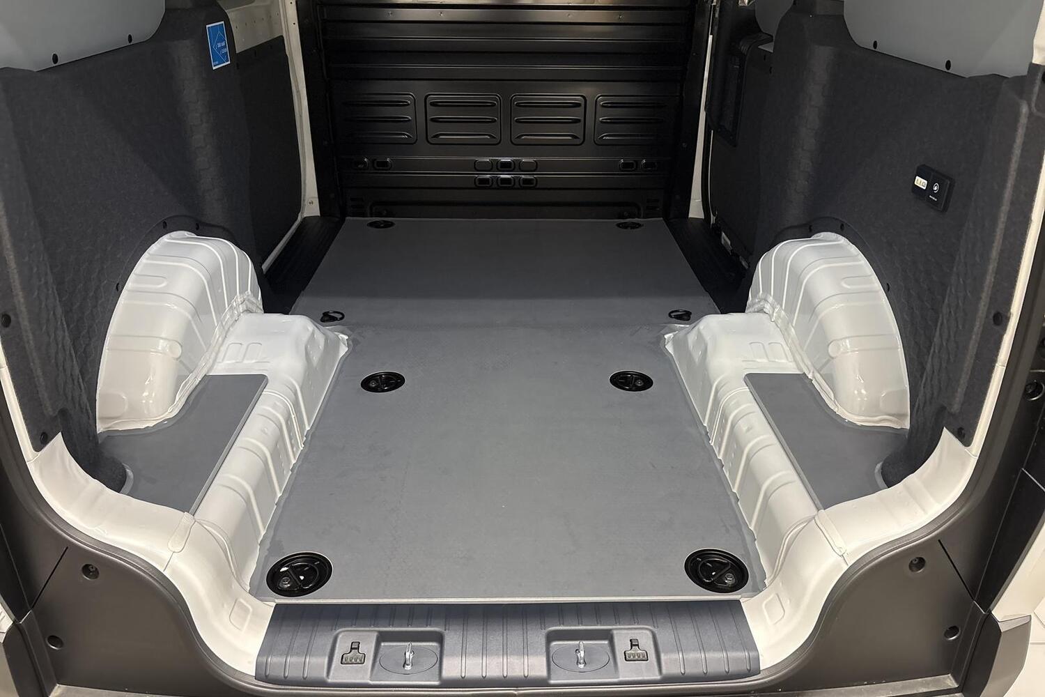 Kia PV5 Cargo vaihtoauto