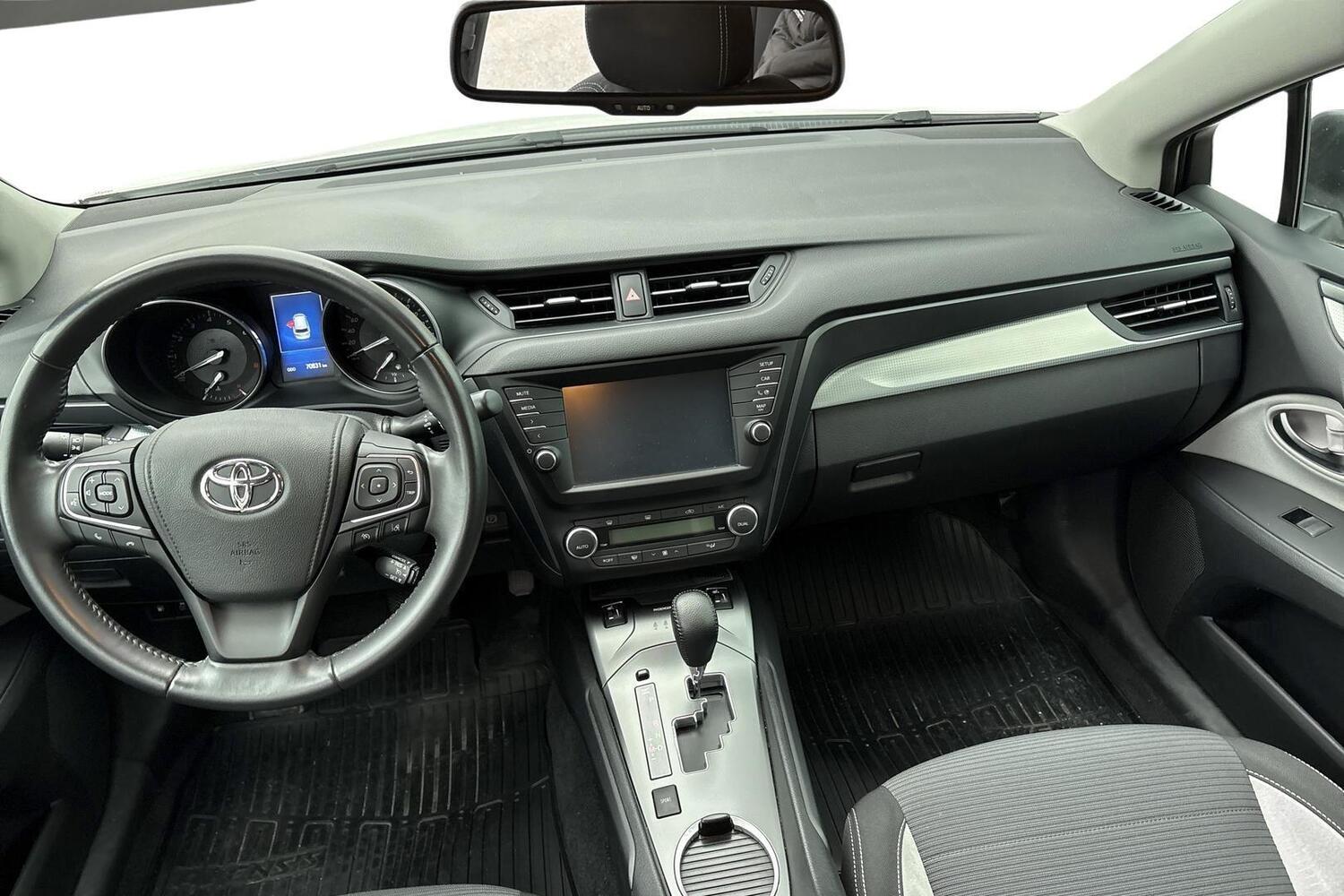 Toyota Avensis vaihtoauto