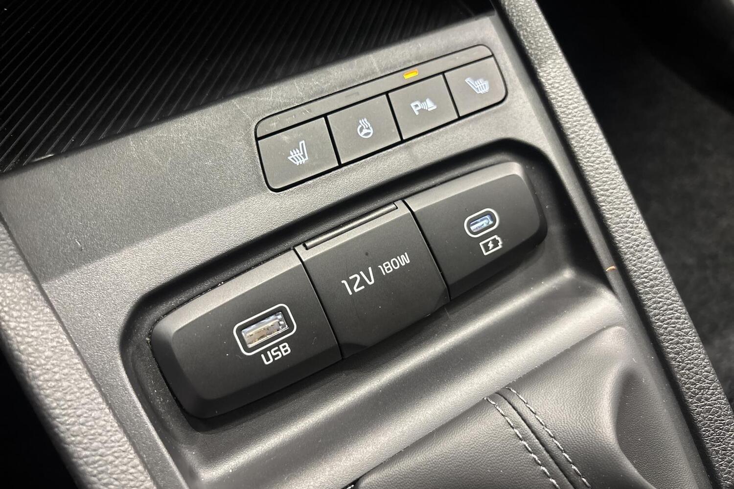 Kia Stonic vaihtoauto