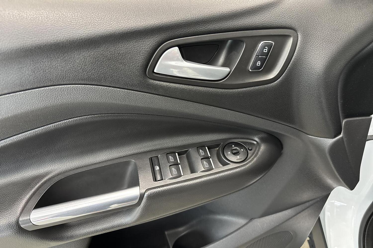 Ford Kuga vaihtoauto