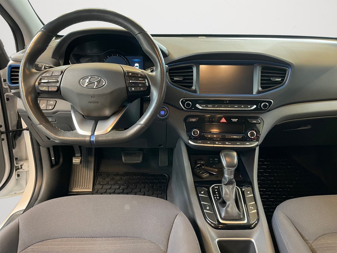 Hyundai IONIQ hybrid vaihtoauto