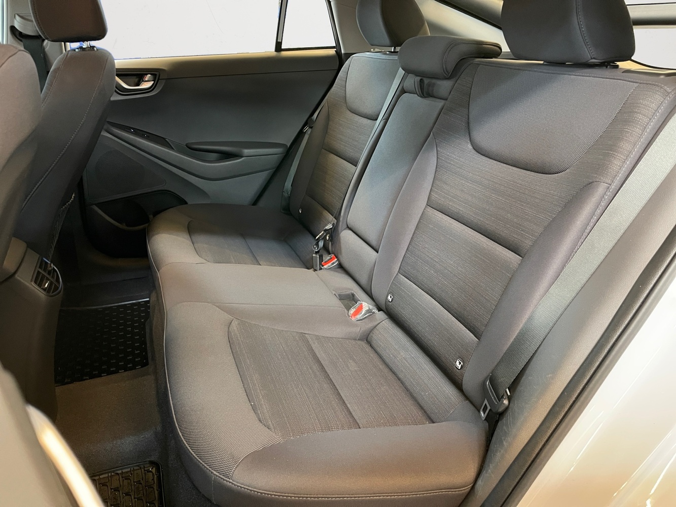 Hyundai IONIQ hybrid vaihtoauto