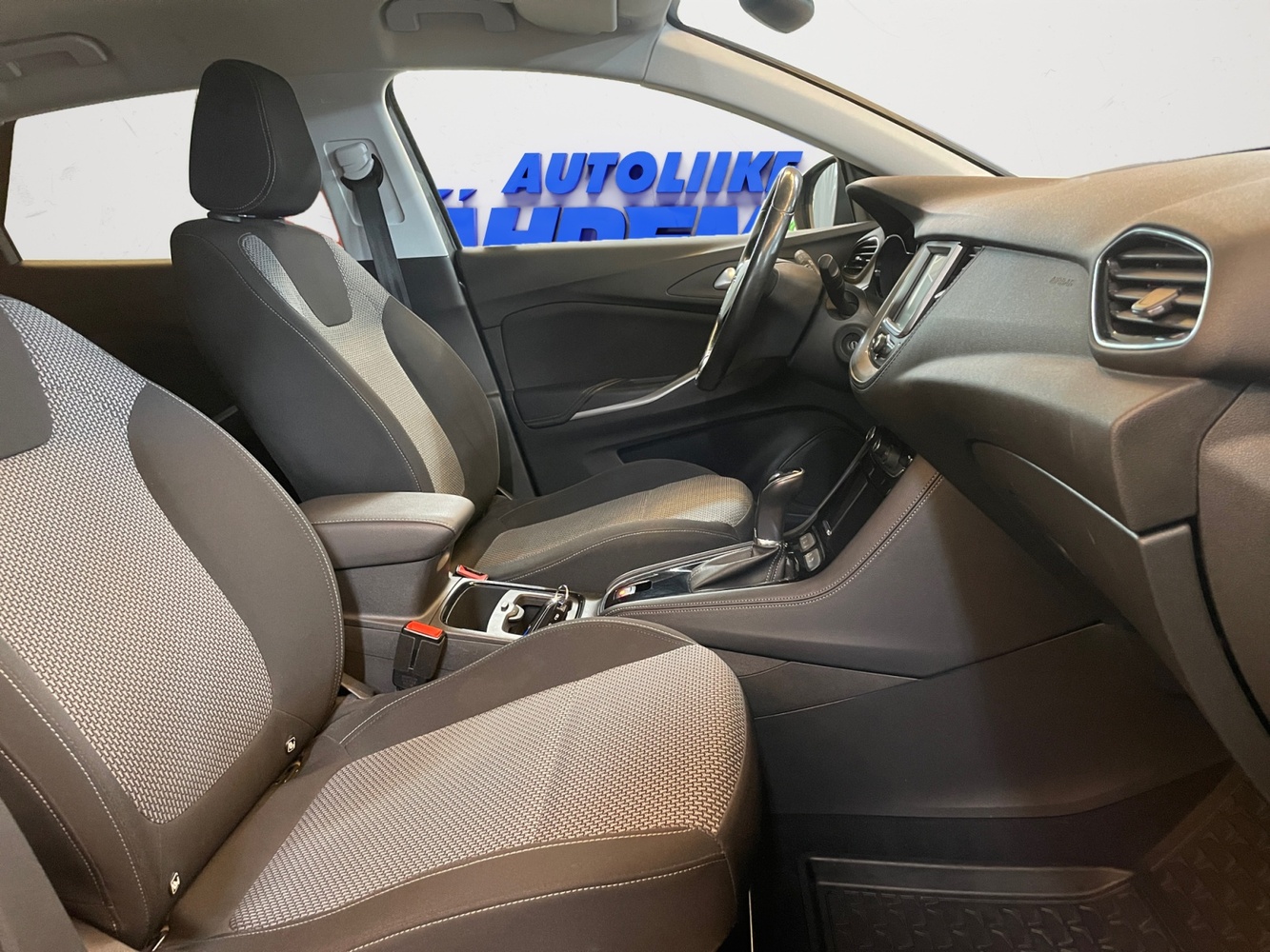 Opel Grandland X vaihtoauto
