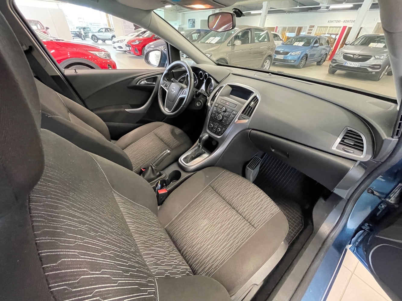 Opel Astra vaihtoauto