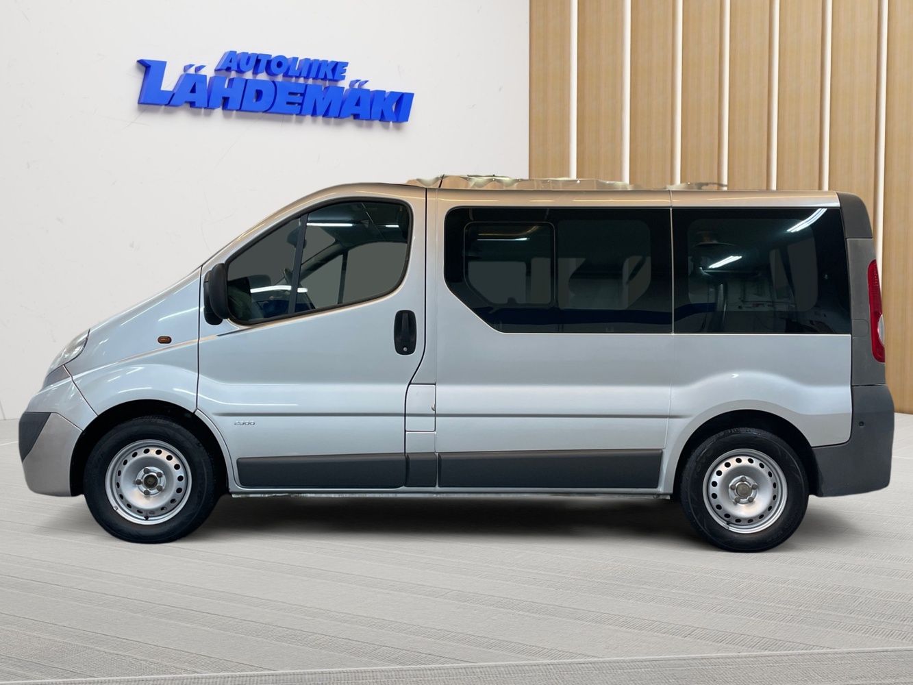 Opel Vivaro vaihtoauto