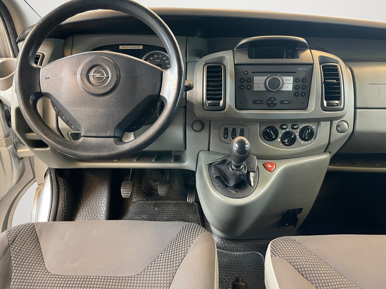 Opel Vivaro vaihtoauto