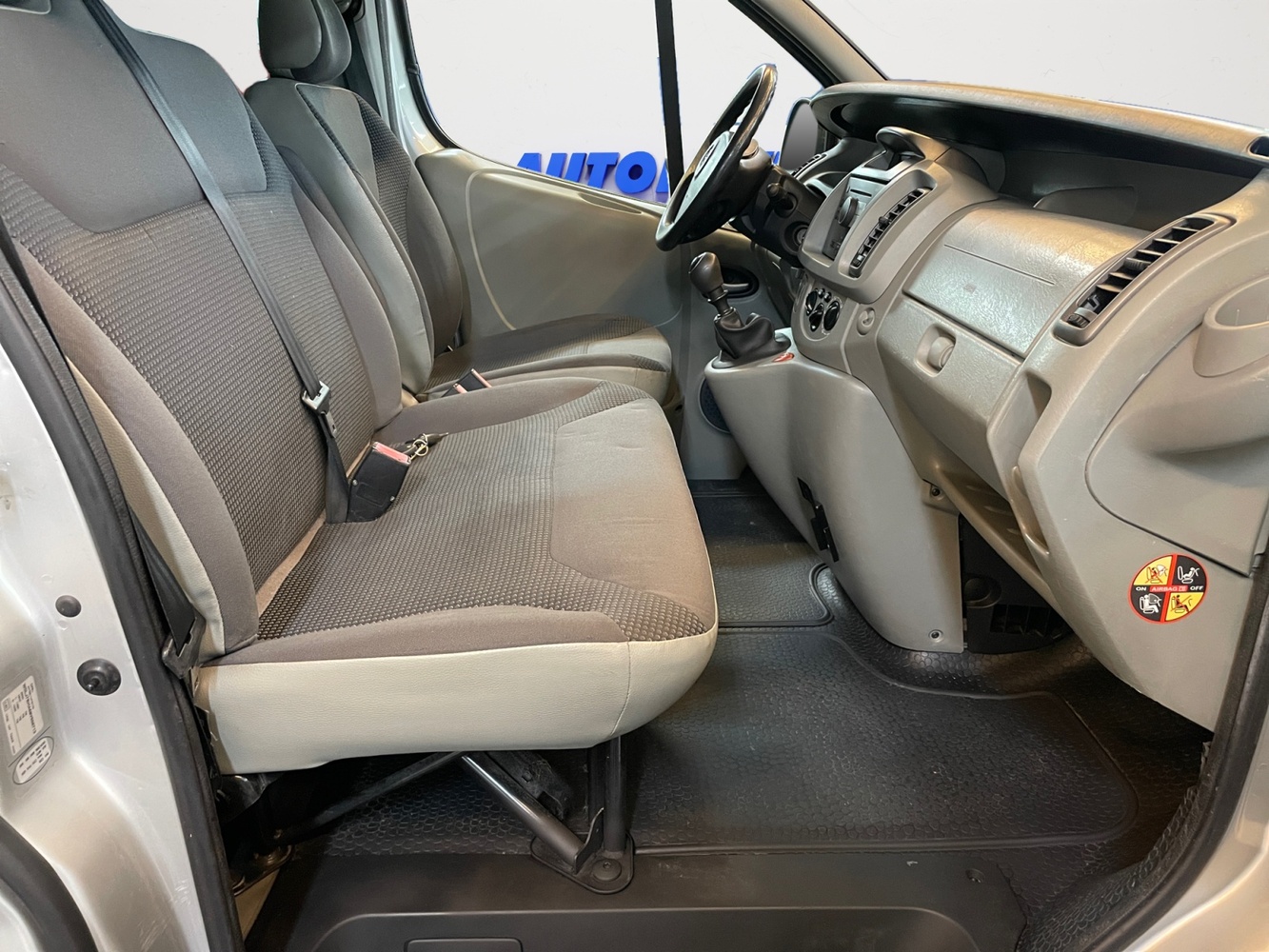 Opel Vivaro vaihtoauto