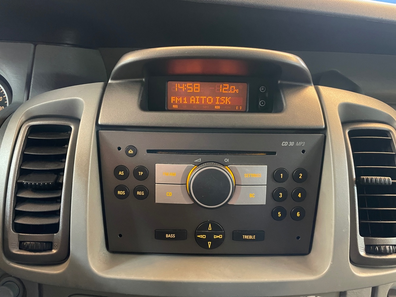 Opel Vivaro vaihtoauto