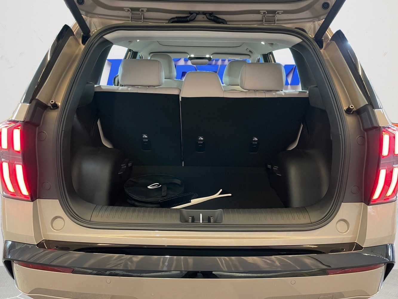 AION V vaihtoauto