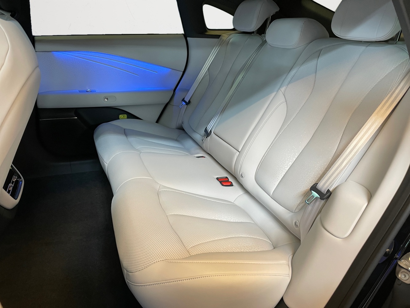 XPENG P7+ vaihtoauto