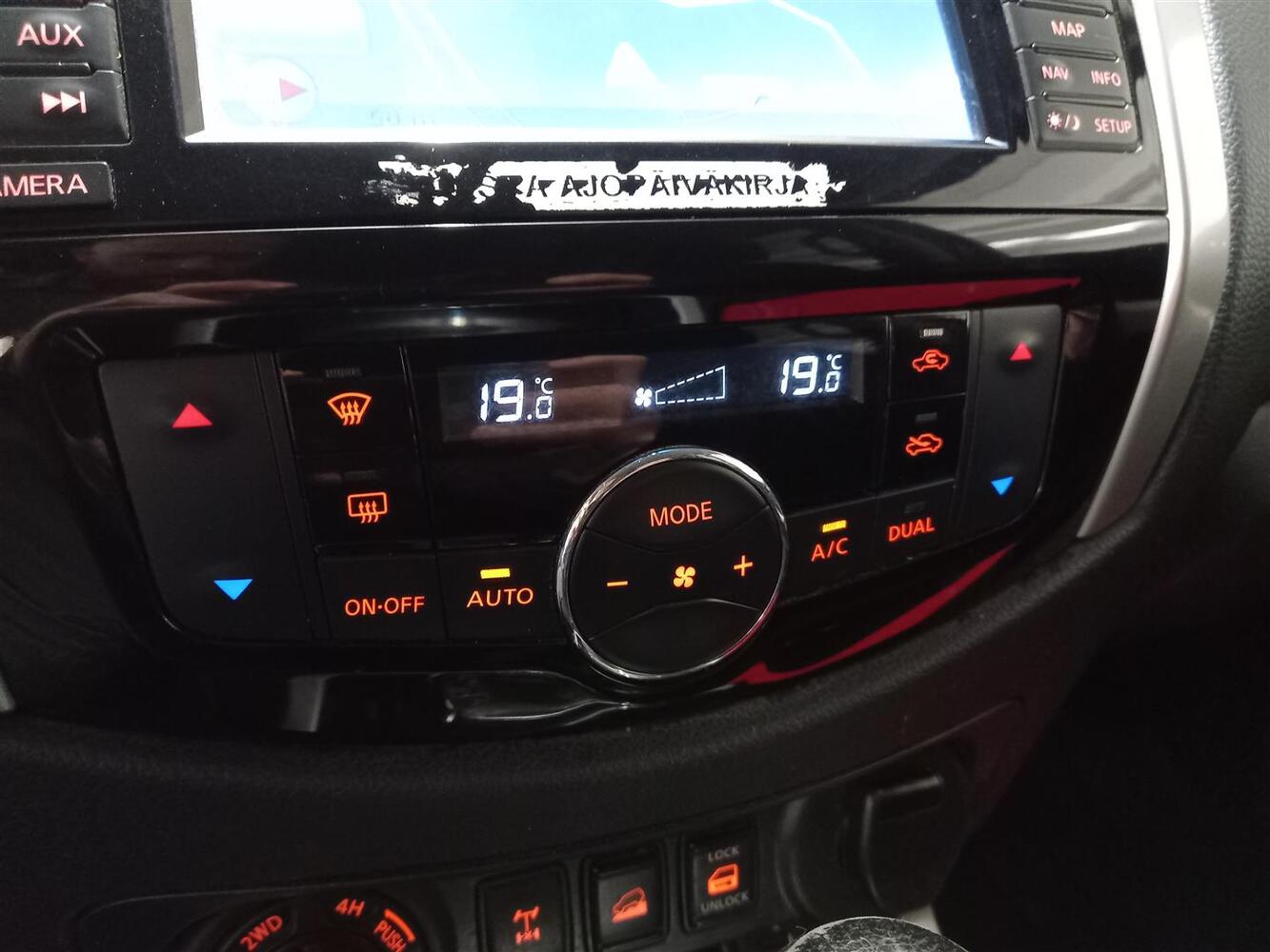 Nissan Navara vaihtoauto