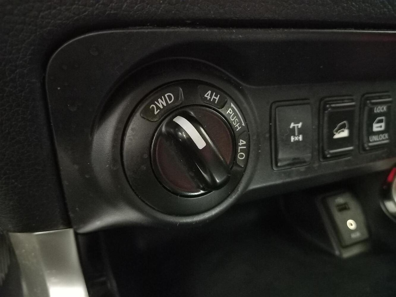 Nissan Navara vaihtoauto
