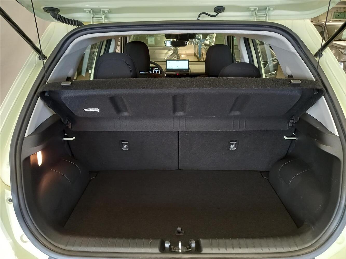 Hyundai INSTER vaihtoauto