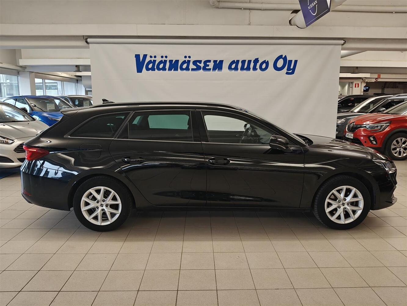 SEAT Leon Sportstourer vaihtoauto