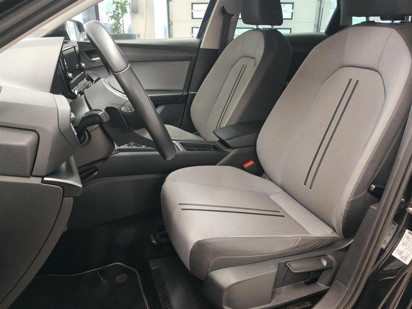 SEAT Leon Sportstourer vaihtoauto