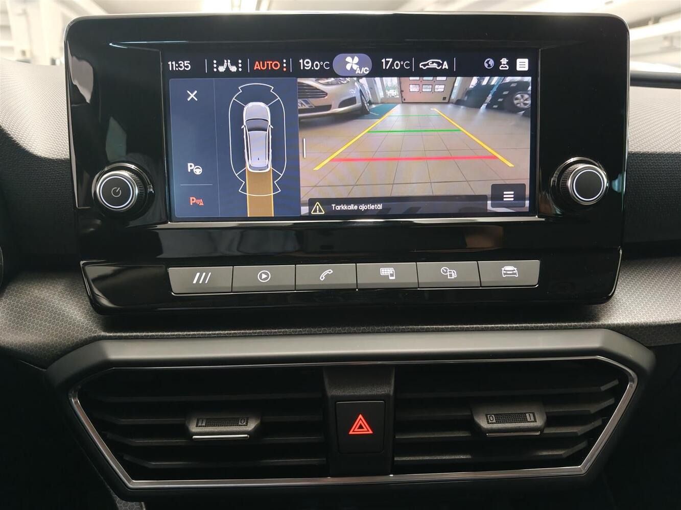 SEAT Leon Sportstourer vaihtoauto