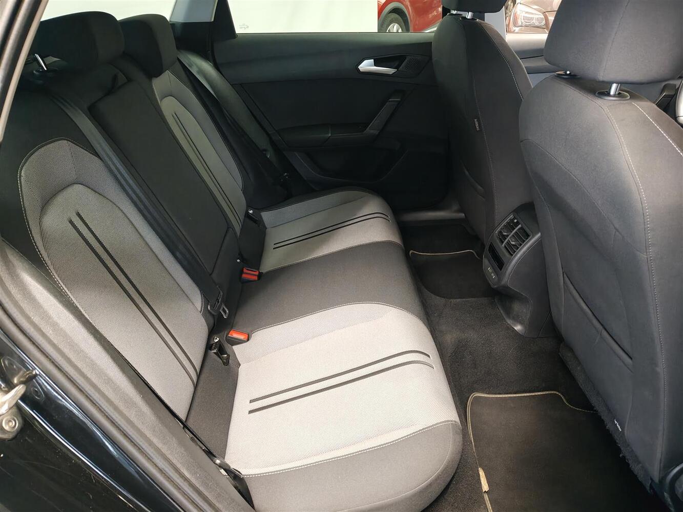 SEAT Leon Sportstourer vaihtoauto