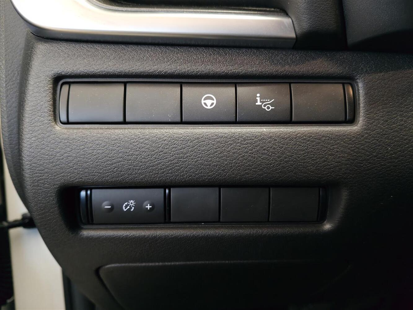 Nissan X-Trail vaihtoauto