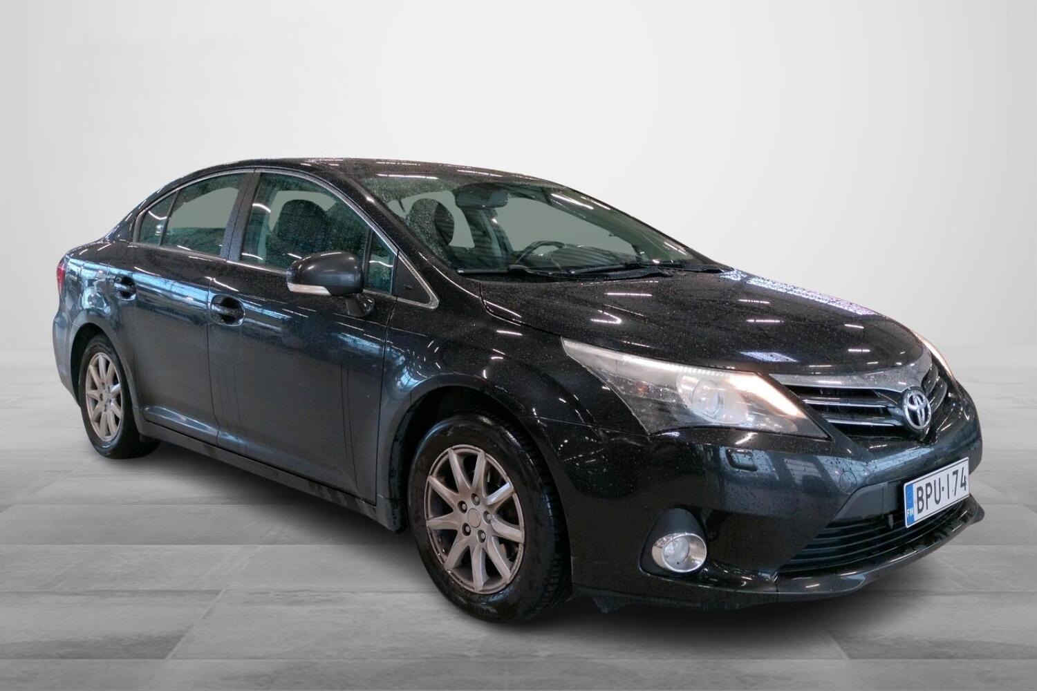 Toyota Avensis vaihtoauto