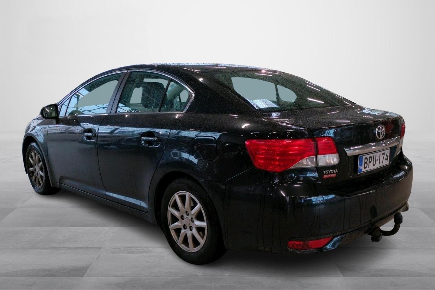 Toyota Avensis vaihtoauto