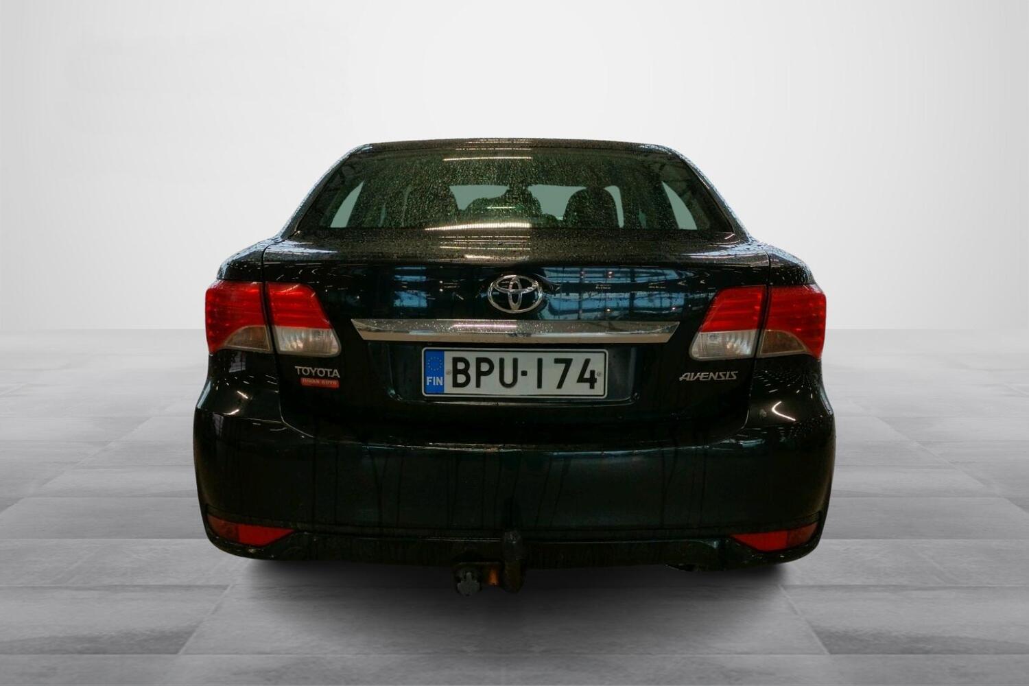 Toyota Avensis vaihtoauto
