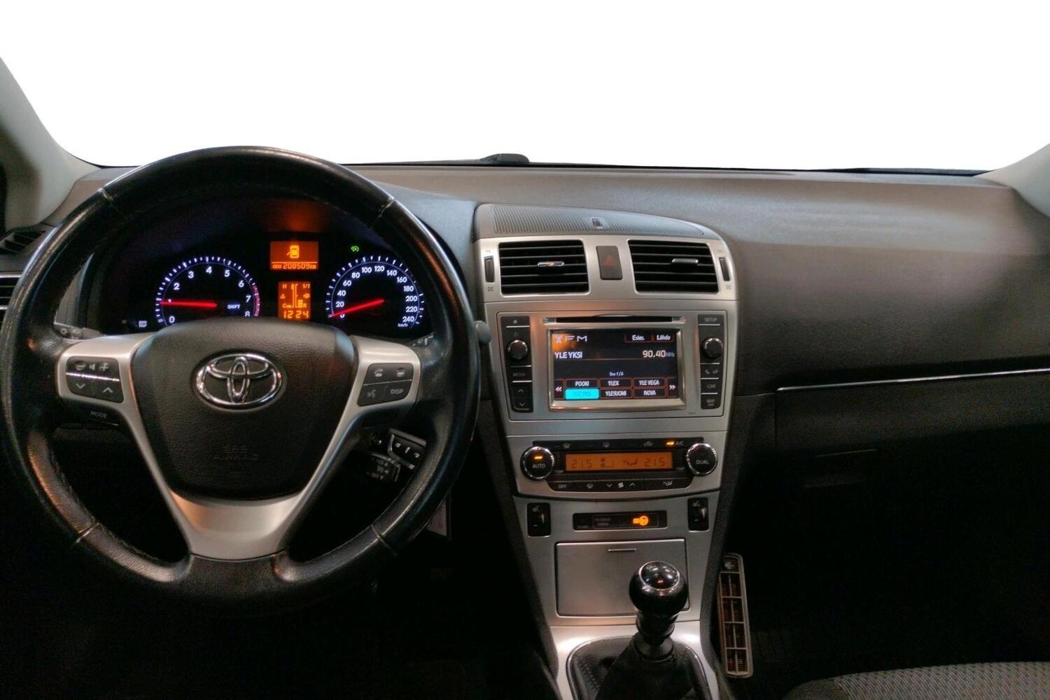 Toyota Avensis vaihtoauto