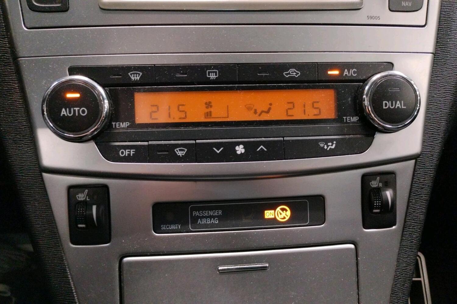 Toyota Avensis vaihtoauto