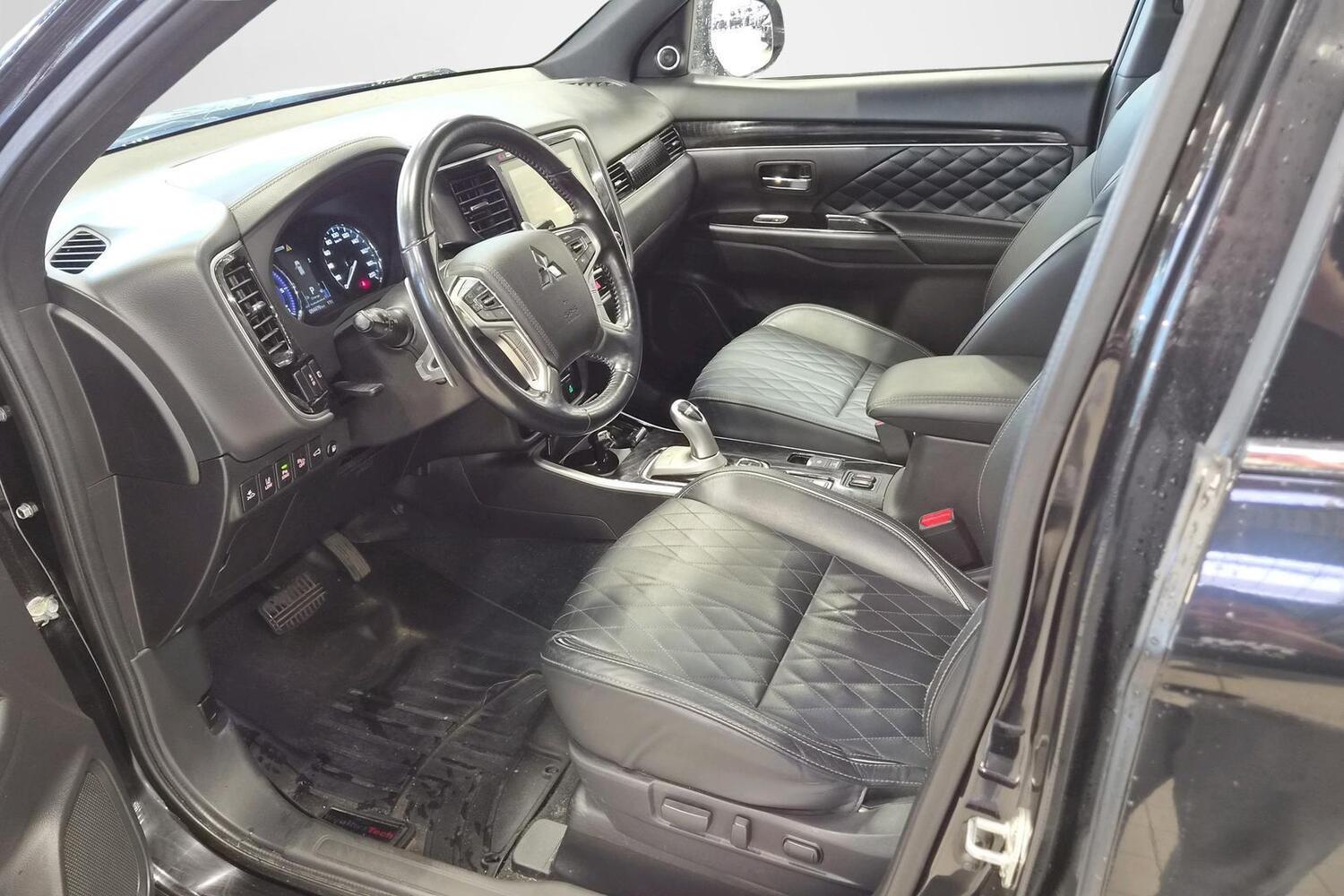 Mitsubishi Outlander PHEV vaihtoauto
