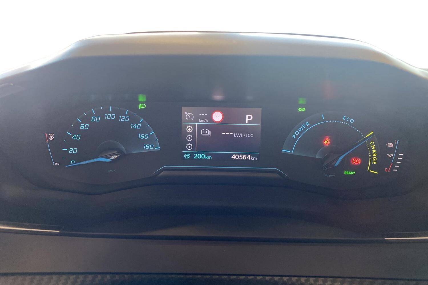 Peugeot e-2008 vaihtoauto