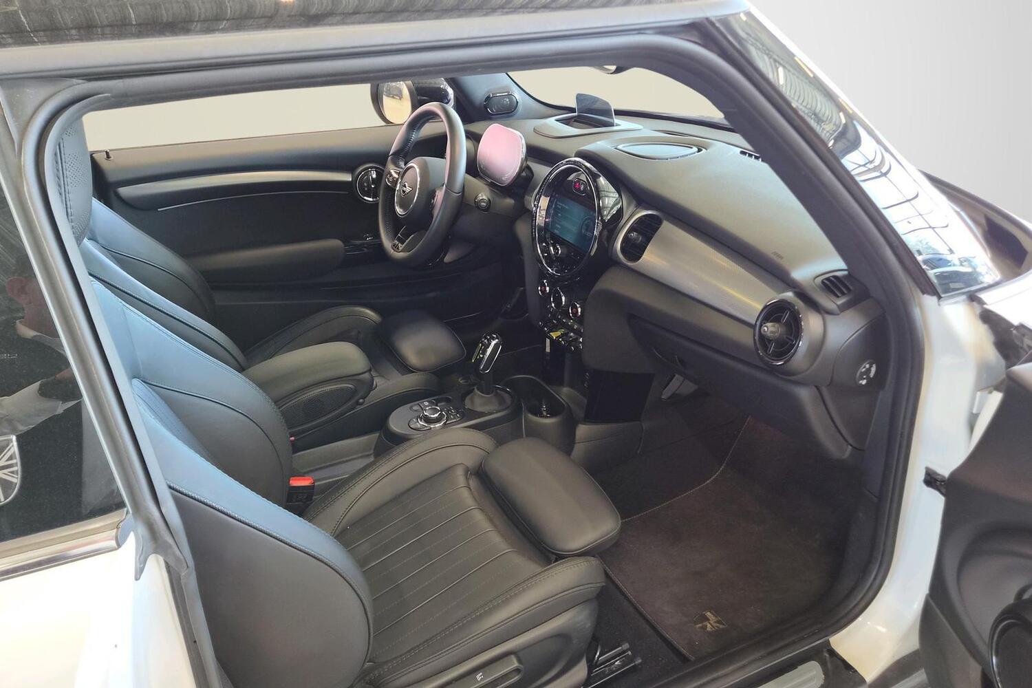 Mini Hatchback vaihtoauto