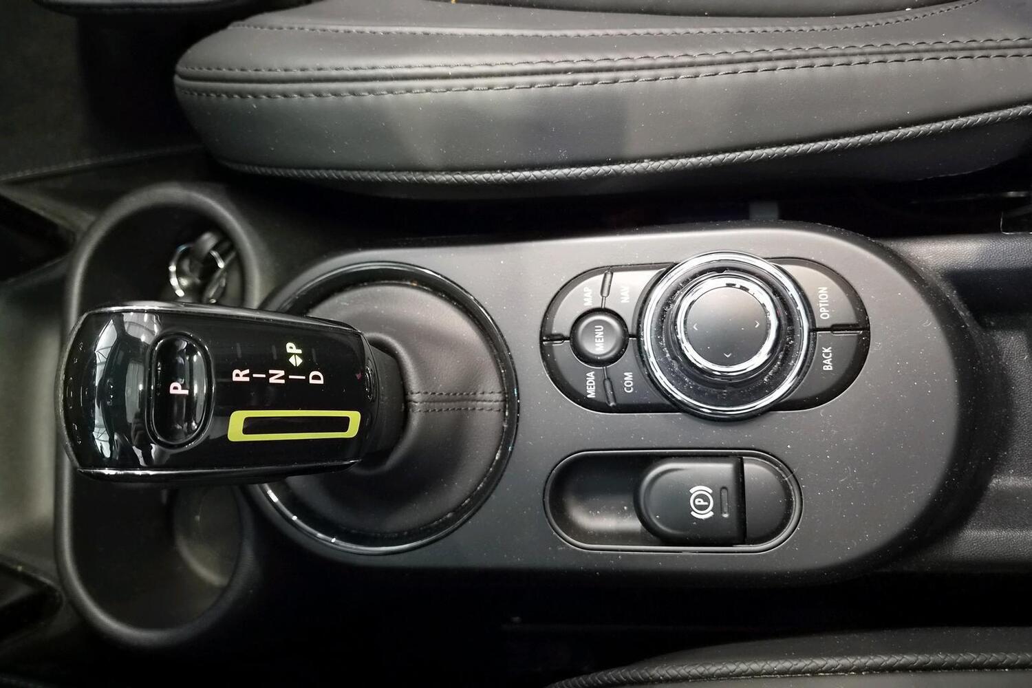 Mini Hatchback vaihtoauto