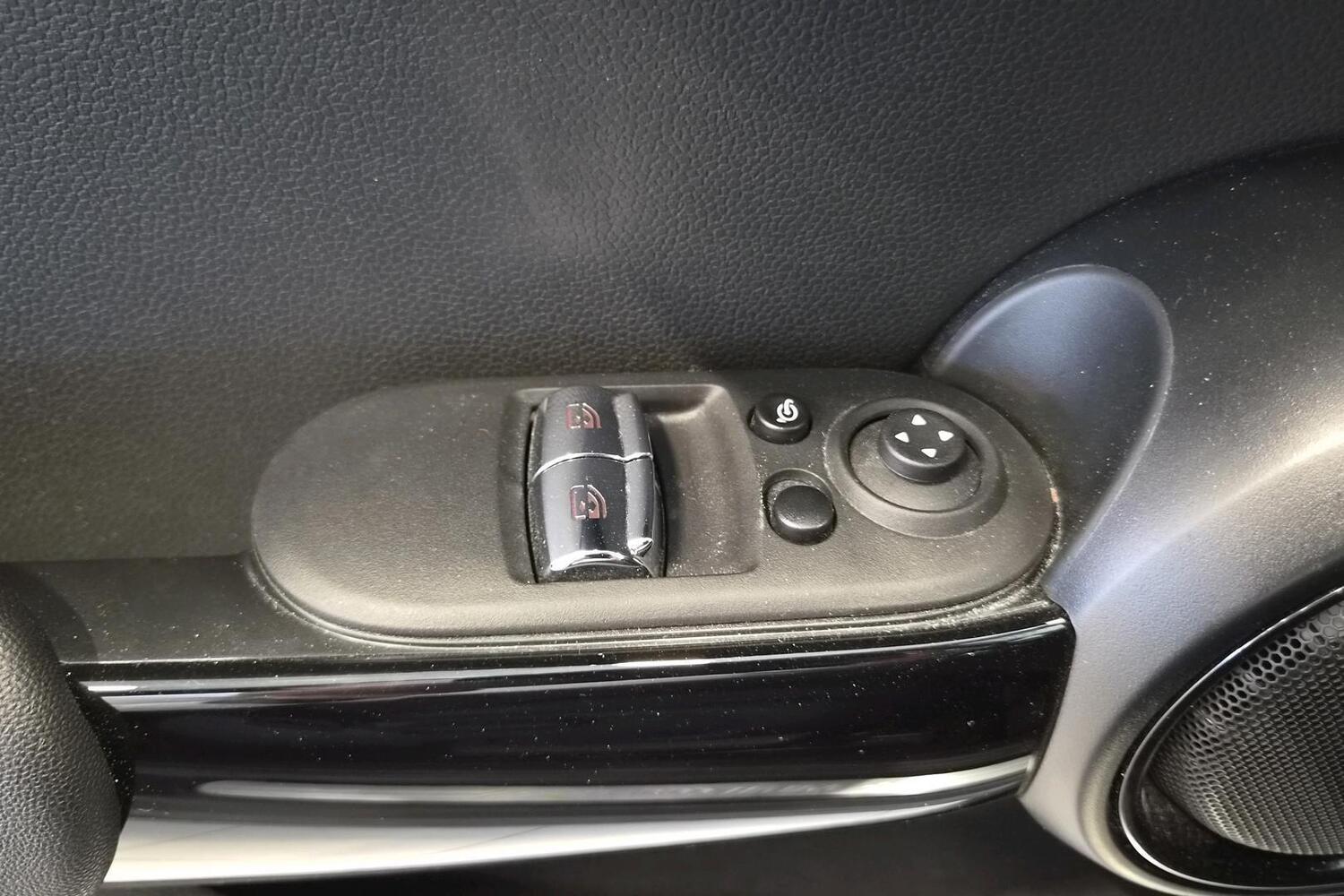 Mini Hatchback vaihtoauto