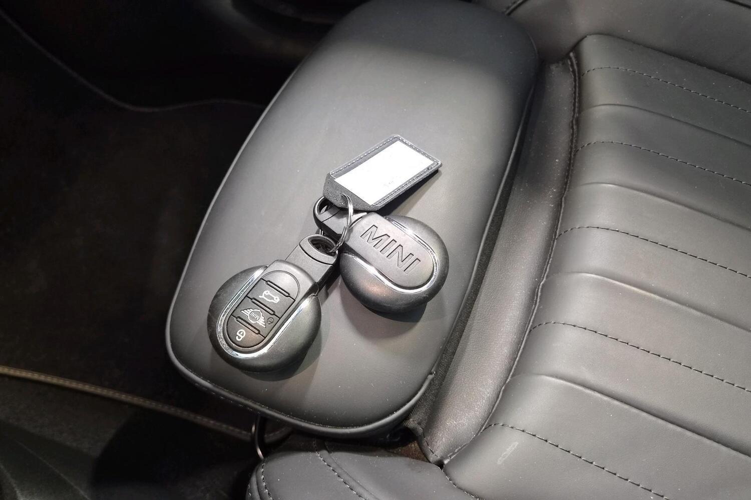 Mini Hatchback vaihtoauto