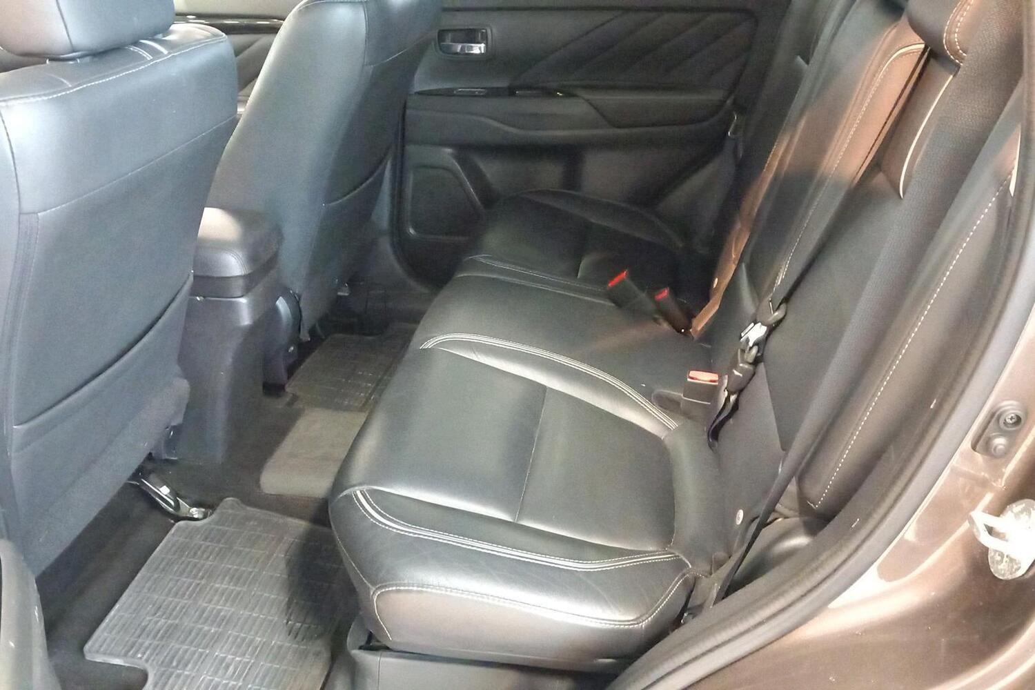Mitsubishi Outlander PHEV vaihtoauto