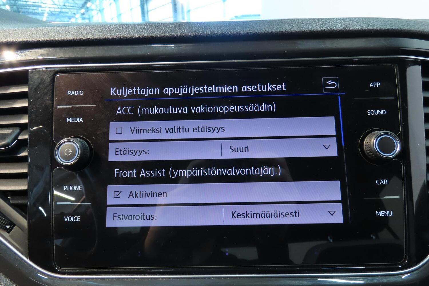 Volkswagen T-Roc vaihtoauto