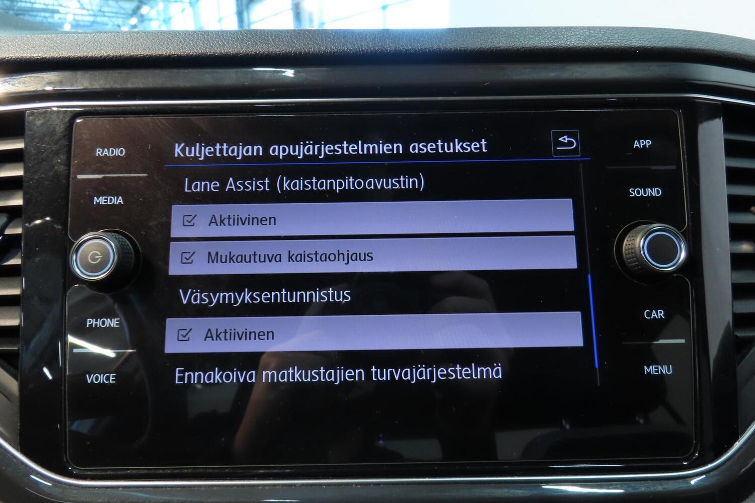 Volkswagen T-Roc vaihtoauto