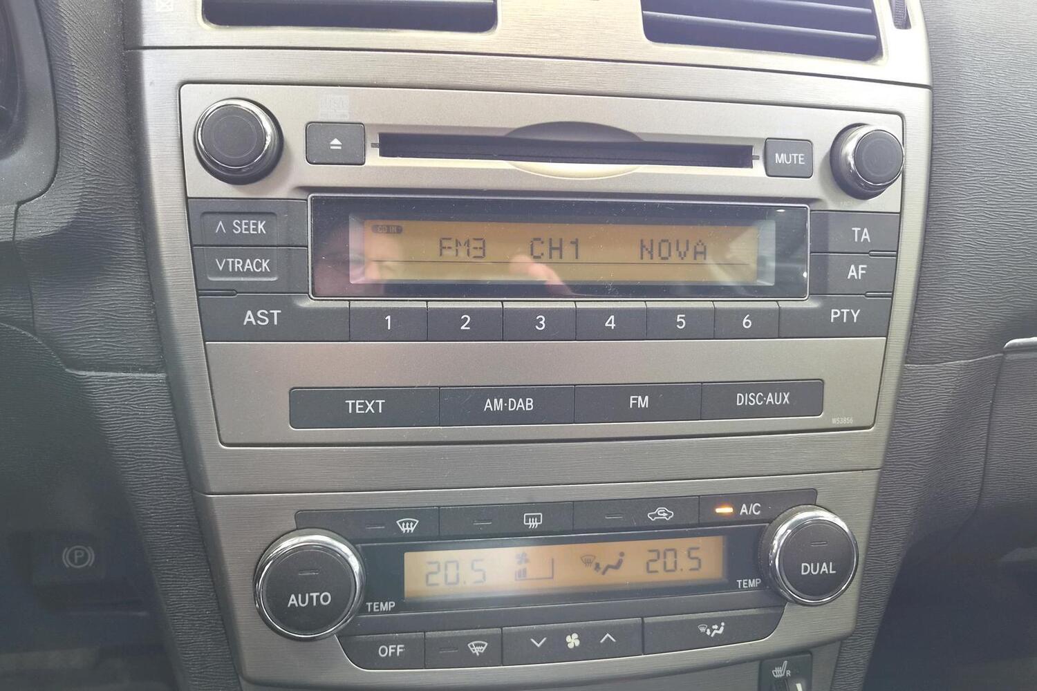Toyota Avensis vaihtoauto