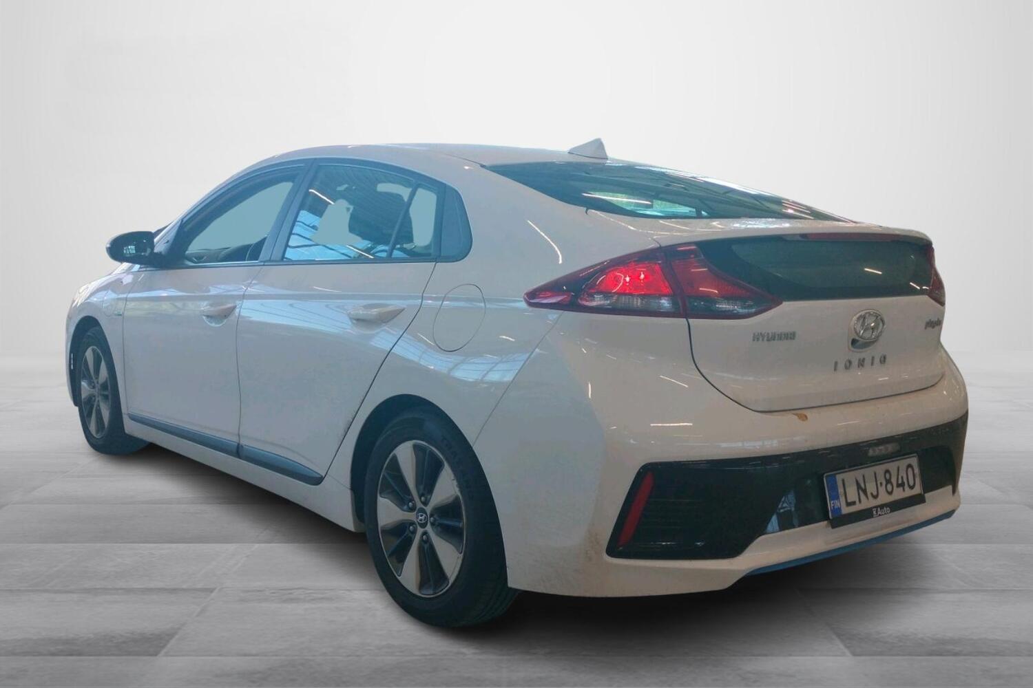 Hyundai IONIQ plug-in vaihtoauto
