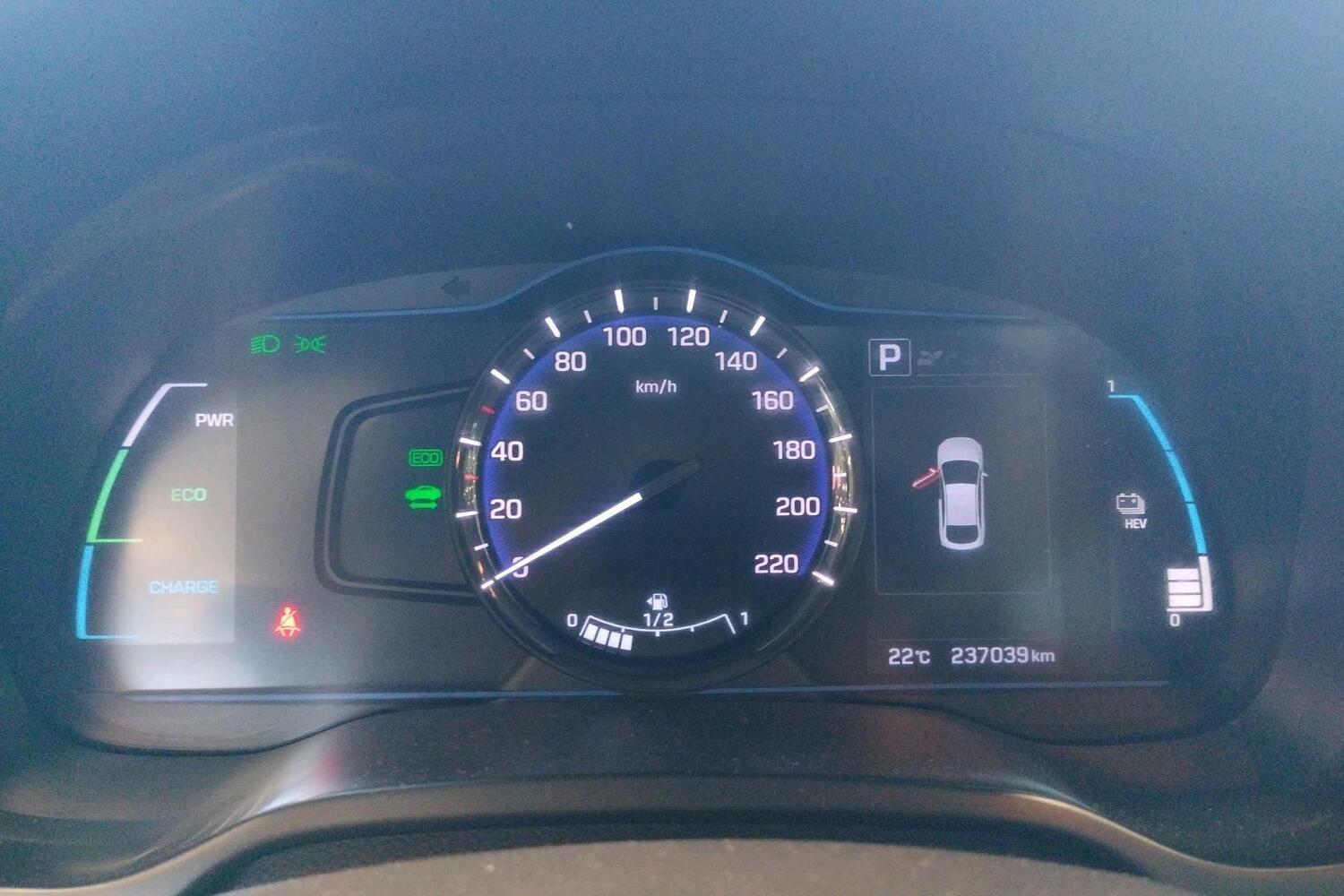 Hyundai IONIQ plug-in vaihtoauto