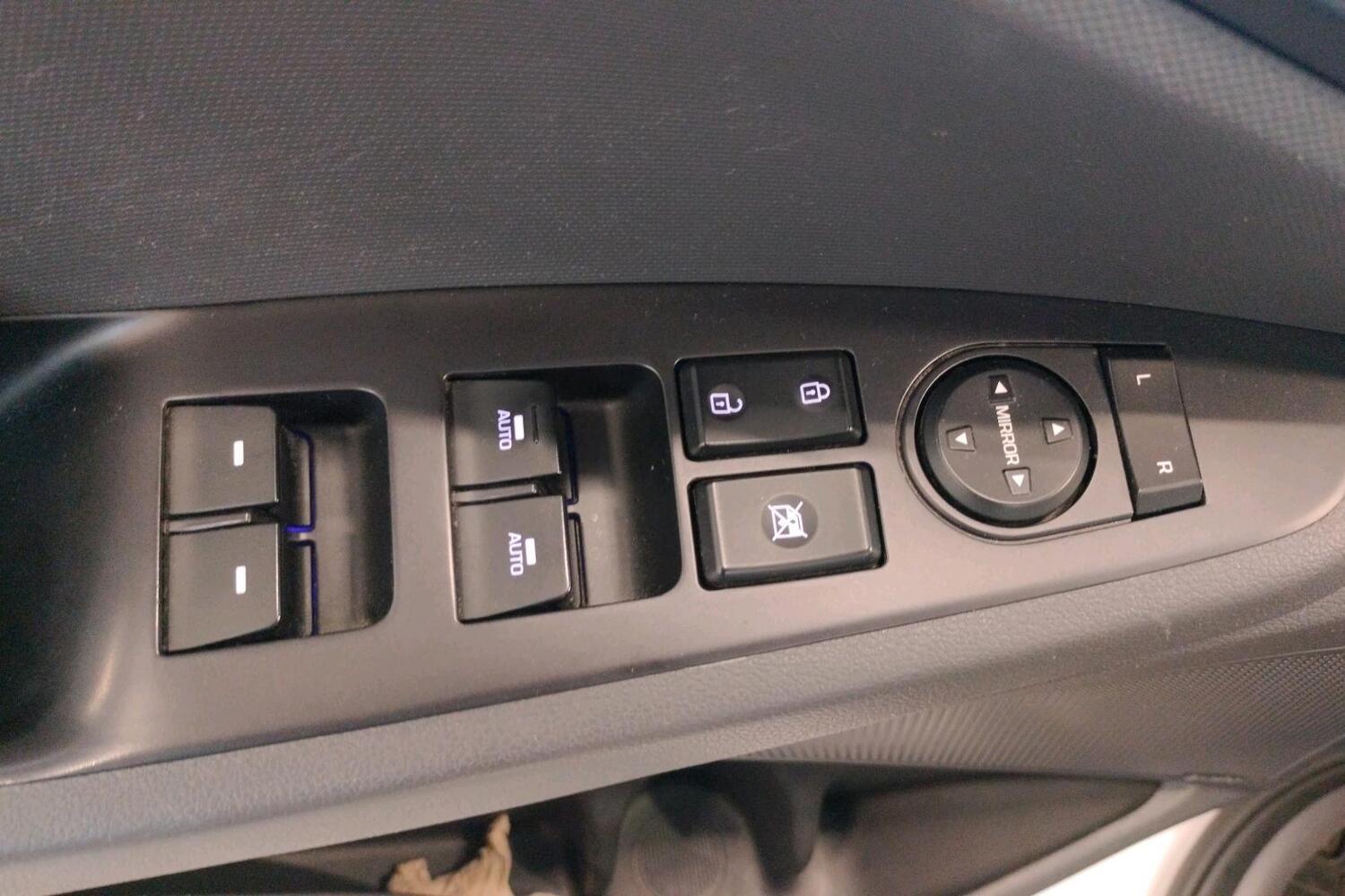 Hyundai IONIQ plug-in vaihtoauto