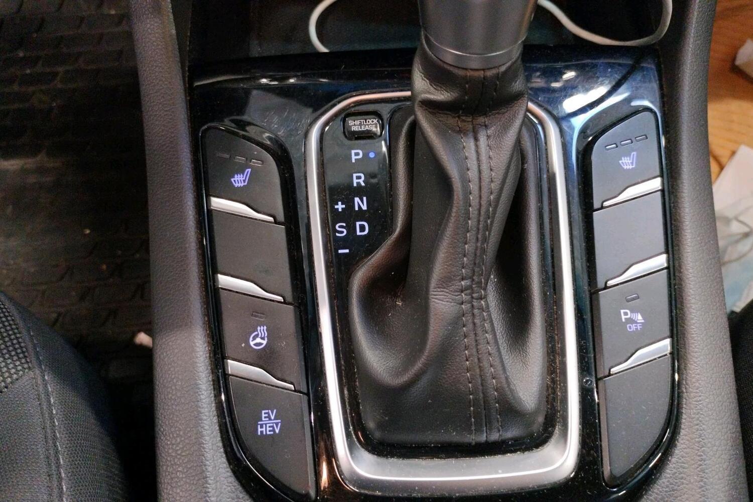 Hyundai IONIQ plug-in vaihtoauto