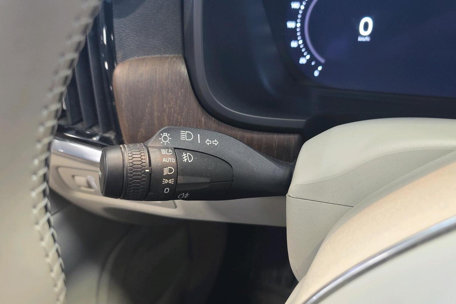 Volvo V90 Cross Country vaihtoauto