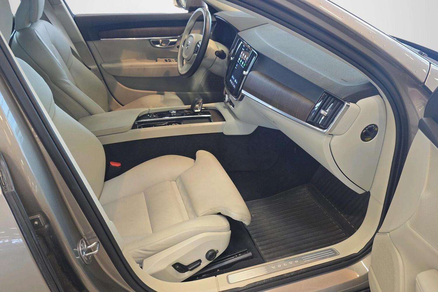 Volvo V90 Cross Country vaihtoauto