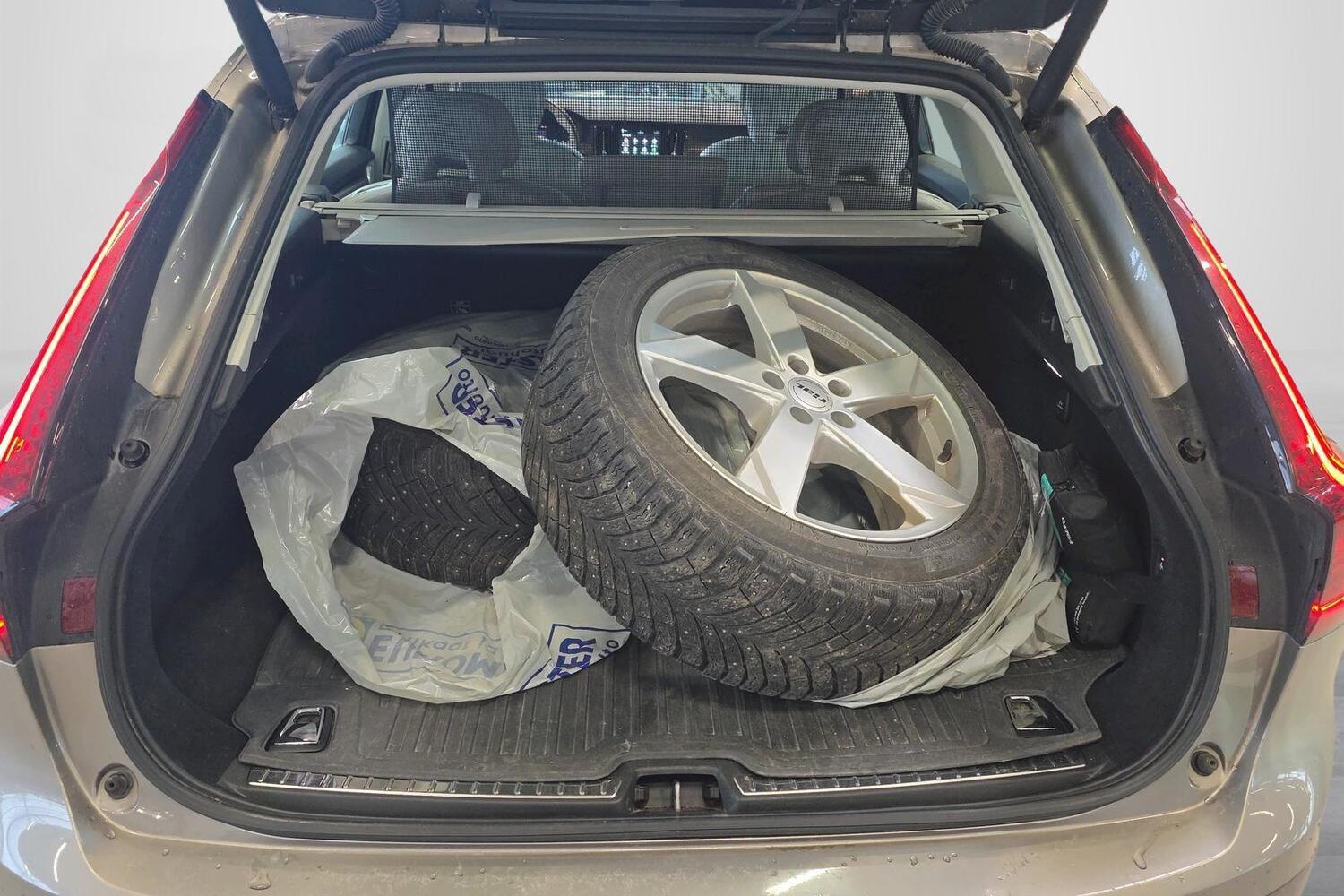 Volvo V90 Cross Country vaihtoauto